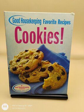 Good Housekeeping Favorite Recipes Cookies hardcover w spiral cookbk dated 2004